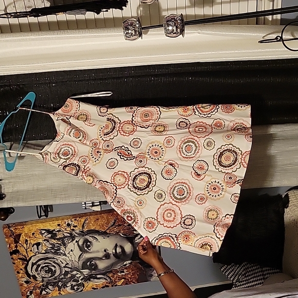 Dress - Picture 2 of 2